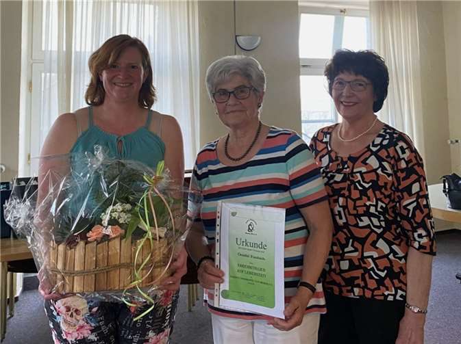 Verabschiedung von Christel Friedrich (v.l.) Désiré Schmitt, Christel Friedrich und Karin Becker-Schmitt.