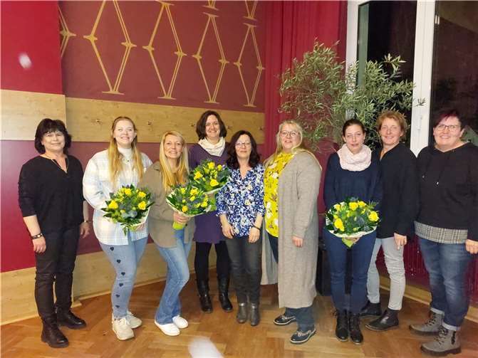 Verabschiedung von Simone Zimmermann (3.v.r.) und Begrüßung von Ronja Josten (2.v.l.).  Foto: privat