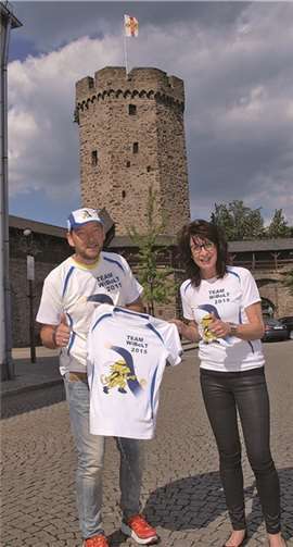 Veranstalter Michael Eßer und Petra Bückner von der Tourist-Information waren bereits sportlich auf die Laufveranstaltung eingestellt. US