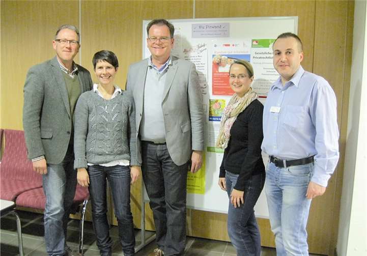 Veranstalter und Referent (v.l.n.r.): Robert Müller, SKM Mayen; Claudia Hermes, Pflegestützpunkt Mendig/Pellenz; Thomas Grollius, MDK Rheinland-Pfalz; Anne Mankart, Pflegestützpunkt Mendig/Pellenz; Markus Sauer, Marienstift Mendig.privat
