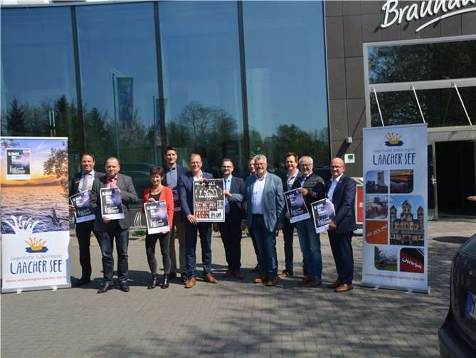 Veranstalter und Sponsoren werden gemeinsam für die 15. Nacht der Vulkane.  Fotos: BE