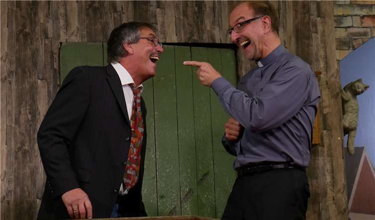 Verbale Scharmützel zwischen Bürgermeister und Pfarrer.