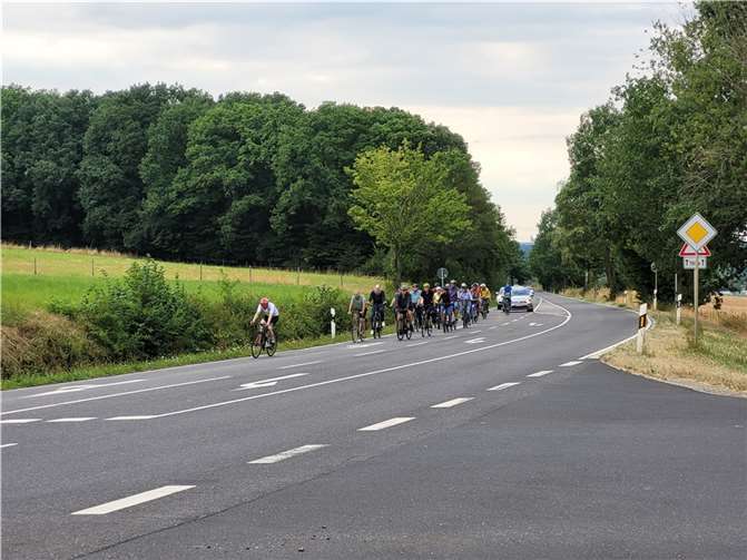 Verband der Feierabendtour auf dem Wachtbergring kurz vor Berkum.  Foto: ADFC Wachtberg