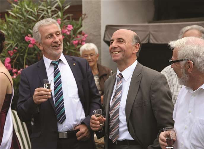 Verbandsbürgermeister Bruno Seibeld und Kreisbeigeordneter Rudi Zenz genossen den guten Alkener Wein.