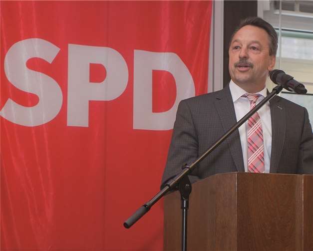 Verbandsbürgermeister Hans-Werner Breithausen gab einen Abriss für 2014 und einen Ausblick für das laufende Jahr.