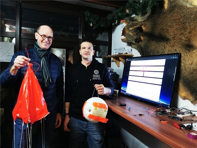 Verbandsbürgermeister Jan Ermtraud zeigte großes Interesse an den Ausführungen von Matthias Stertz.