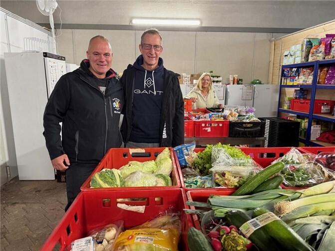 Verbandsbürgermeister Maximilian Mumm (re.) bei den „Helf Angels“. Foto: privat