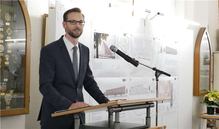 Verbandsbürgermeister Ulrich Richter-Hopprich stellte seineEindrücke und Gedanken zur Entscheidung des Preisgerichts vor.