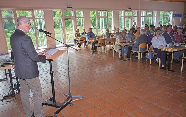Verbandsbürgermeister Volker Mendel eröffnete die Veranstaltung.WT