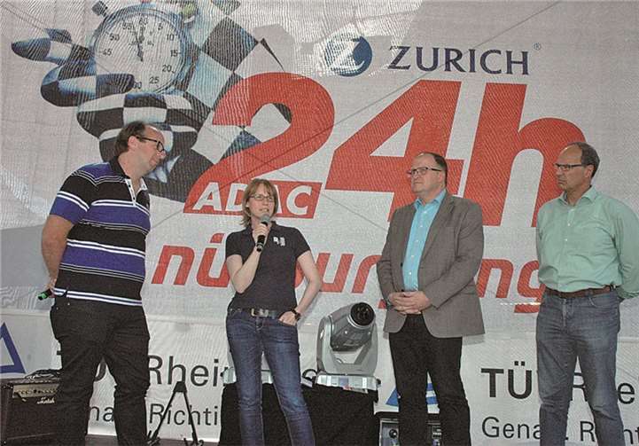 Verbandsgemeinde, Stadt und Gewerbeverein stehen zum Ring: (V.l.) Moderator Olli Martini, Andrea Thelen (Vorsitzende des Gewerbevereins), Bürgermeister Guido Nisius und Stadtbürgermeister Arnold Hoffmann.