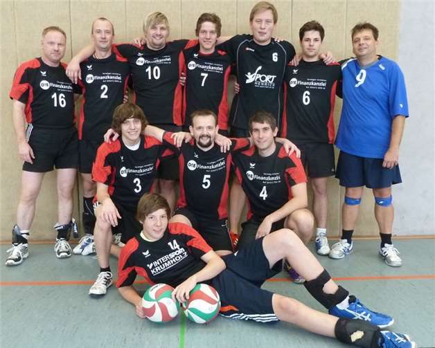 Verbandsliga-Männer des VC Neuwied77 I: vorne Felix Schaab, kniend (v.l.) Ferdinand Hecken, Felix Diebus und Tobias Erlenbach, oben Stefan Fischer, Sergej Siemens, Sergej Eck, Markus Bußmann, Jan Schäferjohann, Tim Lederer und Hubert Hinz.