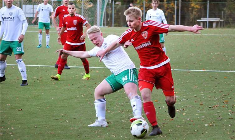 Verbissen wurde um jeden Ball gekämpft.