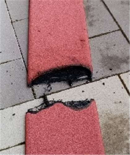 Verbranntes Sitzpolster aus der Pfarrkirche. Fotos: privat