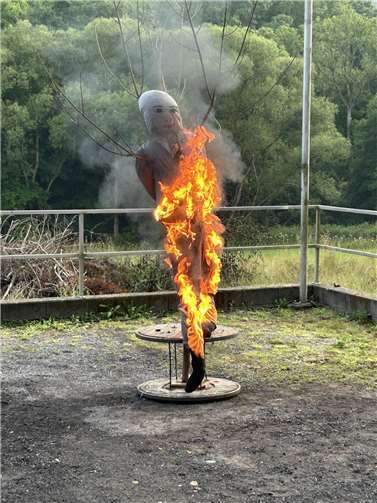 Verbrennung des Kirmesmannes am Kirmesmontag.