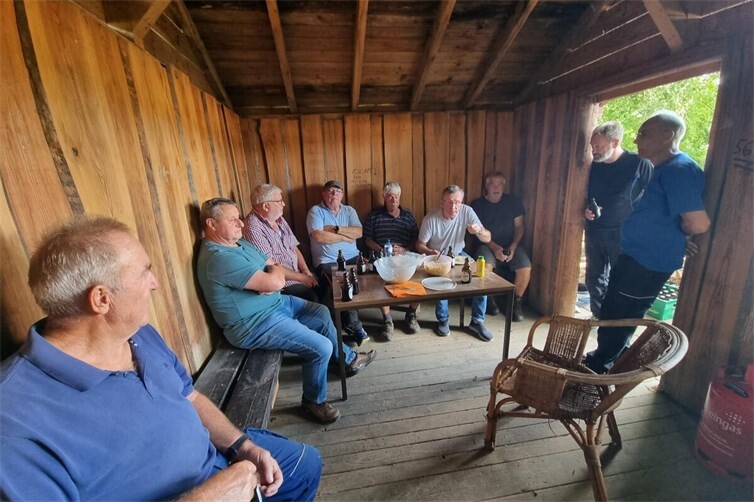 Verdiente Pause nach erfolgreicher Arbeit und Renovierung