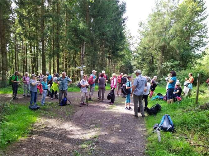 Verdiente Rast der Wandergruppen. Quelle: Eifelverein Kaisersesch