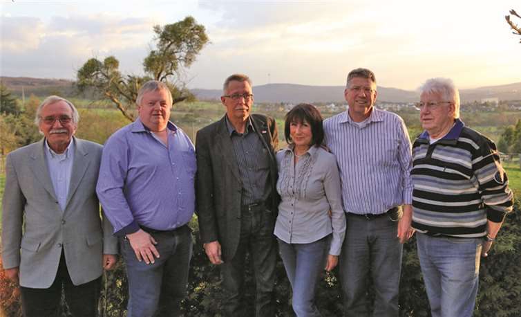 Vereinsjubilare des TV Arzheim im Jahre 2013 - von links: F.J. Weigand,O.Weigand, 1.Vorsitzender H.J. Korn, A. Hofmann, L.Schmitt, F.Feit. privat