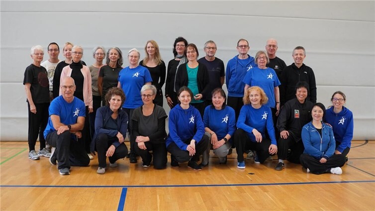 Vereinsmitglieder sowie die Taiji-Gruppe der Turngemeinde 1878 Oberlahnstein lernten Neues über das Taiji.Foto: Stefan Dolezich/Turngemeinde Oberlahnstein