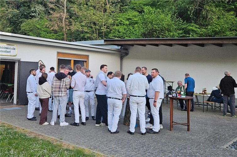 Vereinsmitglieder und Gäste