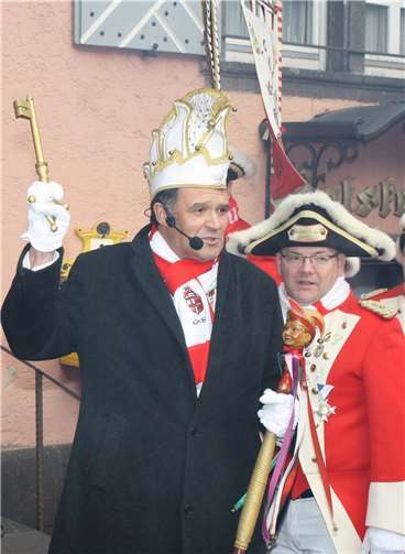 Vereinspräsident Günter Hammes und Vize Michael Brand (re.) führen auch beim traditionellen Rathaussturm stets die CKG-Aktiven an. Foto: TE