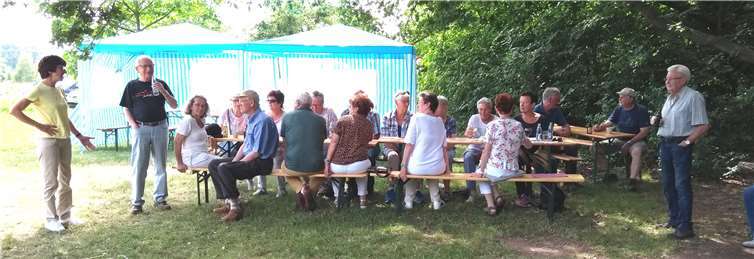 Vereinsvorsitzende Christiane Anschau (li.) begrüßte die Gäste.Foto: privat