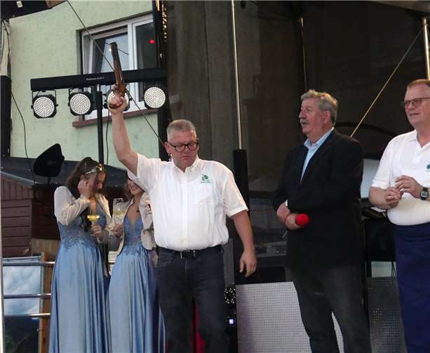 Vereinsvorsitzender Michael „Brändy“ Brand gab den Startschuss für das beliebte Festspektakel.