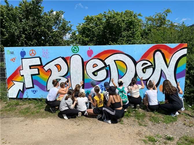 Vereint für den Frieden in der Ukraine. Fotos: Gemeinde Wachtberg/hw