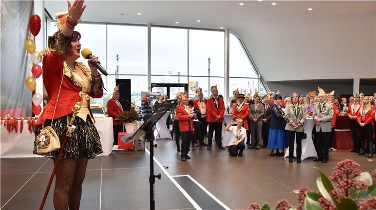 Verena Müller Dötsch Hofmarschallin und RWG Präsidentin begrüßte etwa 200 Gäste zum Prinzenempfang.