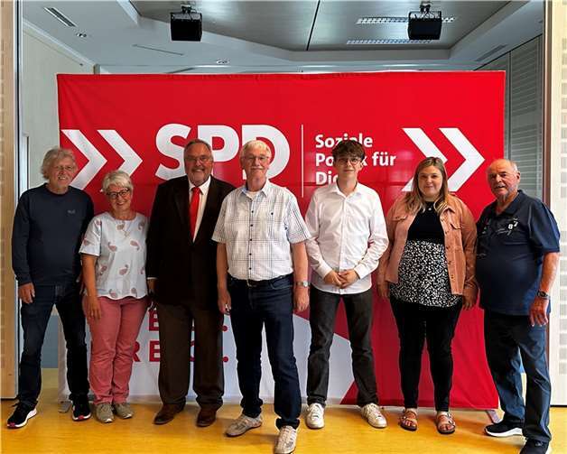 Vergangen Freitag empfing der SPD-Bürgermeisterkandidat Rudolf Theisen über 30 Personen auf dem Saal im Bürgerhaus zu seinem erfolgreichen Themenabend. Hier brachte er den Kettigern sein Wahlprogramm näher. Foto: privat