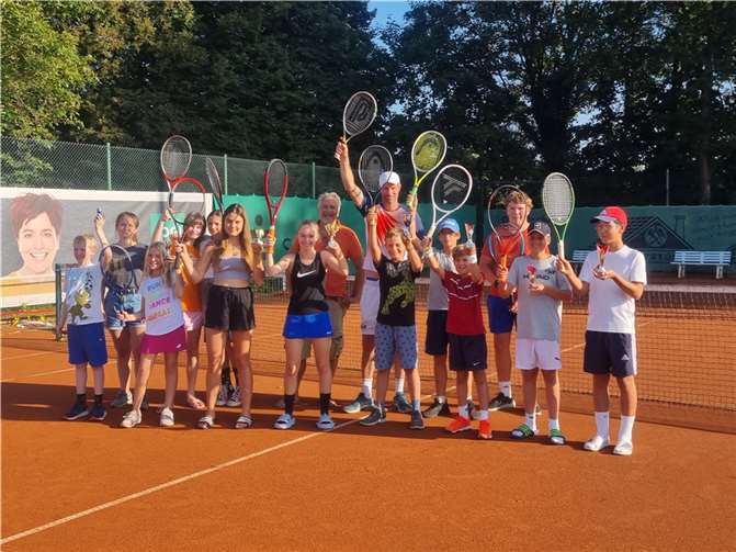 Vergangenes Wochenende trafen sich die Jugendlichen des Tennisvereins Bendorf, um ihre Fähigkeiten in den diesjährigen Jugendclubmeisterschaften zu messen. Foto: privat