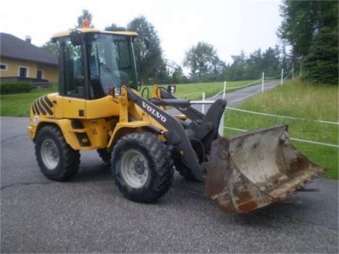 Vergleichsfoto des entwendeten Radladers in Remagen-Oberwinter. Foto: Polizei