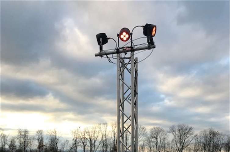 Vergleichsfoto eines intakten Leuchtturms inkl. Lampen.  Foto: Polizei
