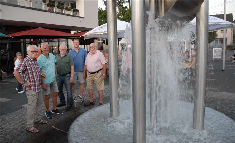 Verkehrs- und Verschönerungsverein sowie die Mitglieder des Gemeinderats organisieren gemeinsam das an Beliebtheit gewinnende Fest zur Mitte des Jahres.