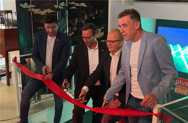 Verkehrsgünstig an der A 61 gelegen, deckt das neue Fachgeschäft für Hausgeräte und Küchenmöbel einen großen Einzugsbereich in der Metropolregion Köln/Bonn ab. Foto: KARL Hausgeräte und Küchenmöbel GmbH