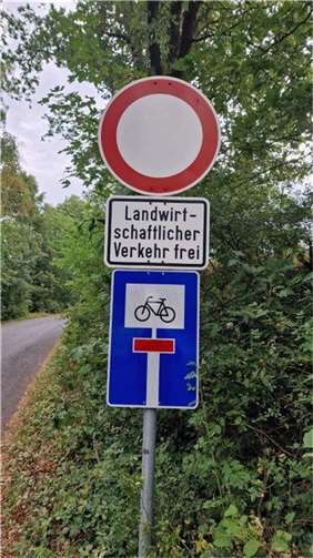 Verkehrshinweise, welche die unberechtigte Nutzung anzeigen wurden einfach missachtet.