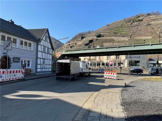 Verkehrsteilnehmer sollten die Ortsmitte umfahren.  Foto: ROB