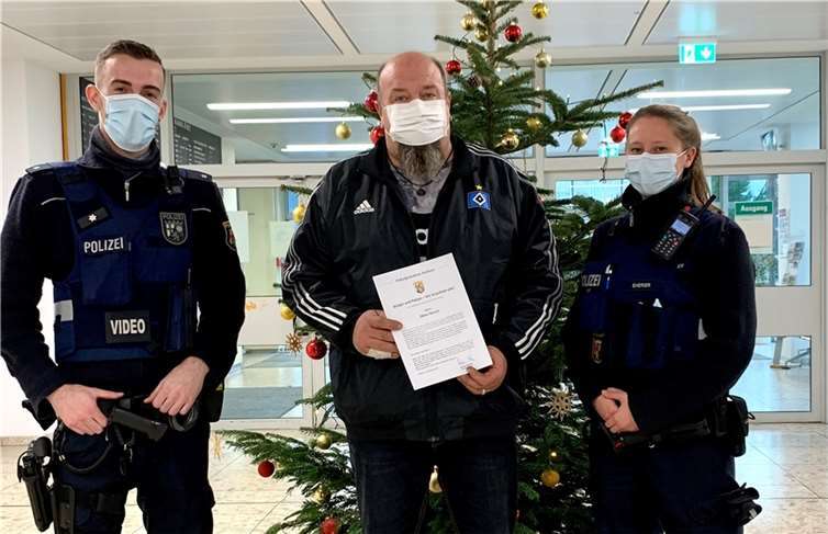 Verleihung der Bürgerurkunde im Polizeipräsidium Koblenz. Foto: Polizei Koblenz