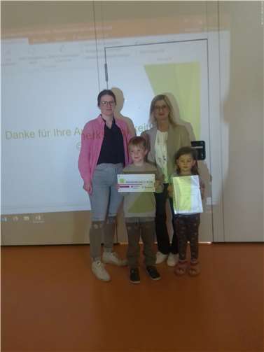 Verliehen wurde der Preis vom Ministerium für Umwelt, Energie, Ernährung und Forsten. Foto: privat