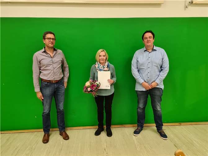 Sitzung und der Rosenmontagszug werden geplant Veronika Hein wurde für ihre langjährige Vereinszugehörigkeit geehrt. Foto: privat