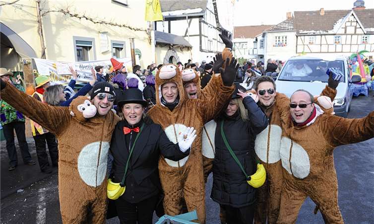 Verrückt präsentierte sich das Männerballett, was der Damenwelt offensichtlich gefiel.