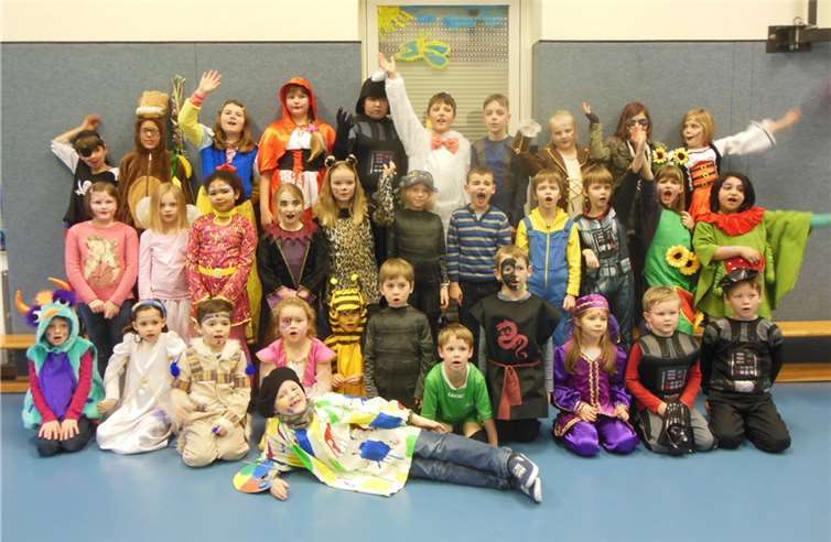 Versammelte Jeckenscharr im Kinderhort „Kunterbunt“.privat