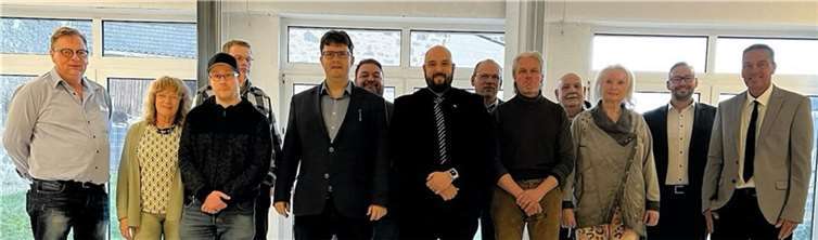 Versammlungsleiter und Listenkandidaten der AfD Mayen-Koblenz zur Kreistagswahl (Thomas Damson fünfter von links, Thomas König erster von rechts). Foto: privat