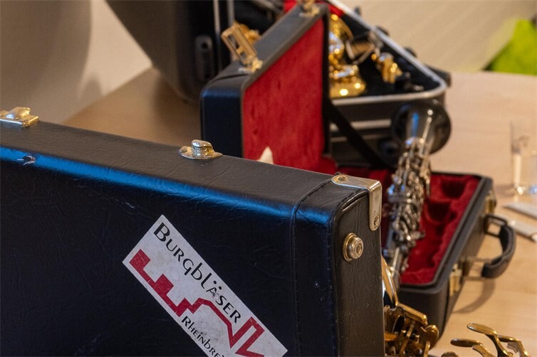 Verschiedene Blas- und Percussionsinstrumente konnten direkt ausprobiert werden