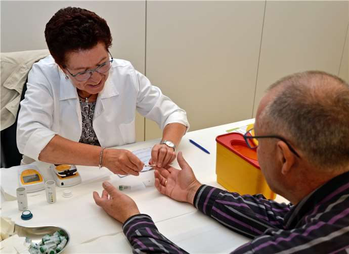 Verschiedene Tests wurden angeboten, unter anderem konnte man den Blutzuckerspiegel überprüfen lassen.