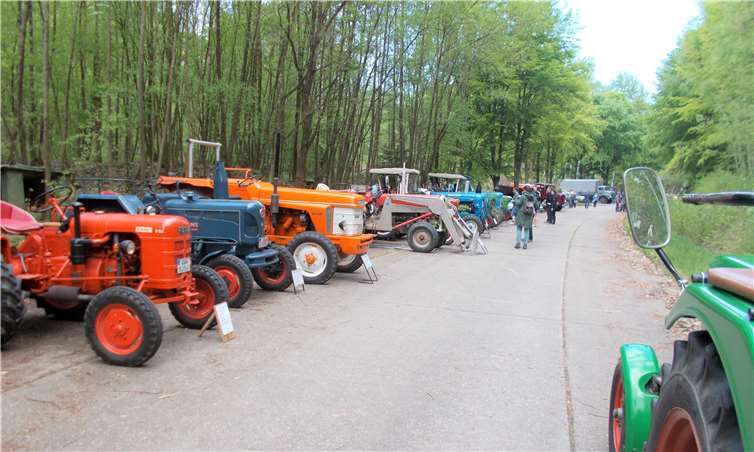 Verschiedenste Oldtimer wurden am 1. Mai ausgestellt. Fotos: privat