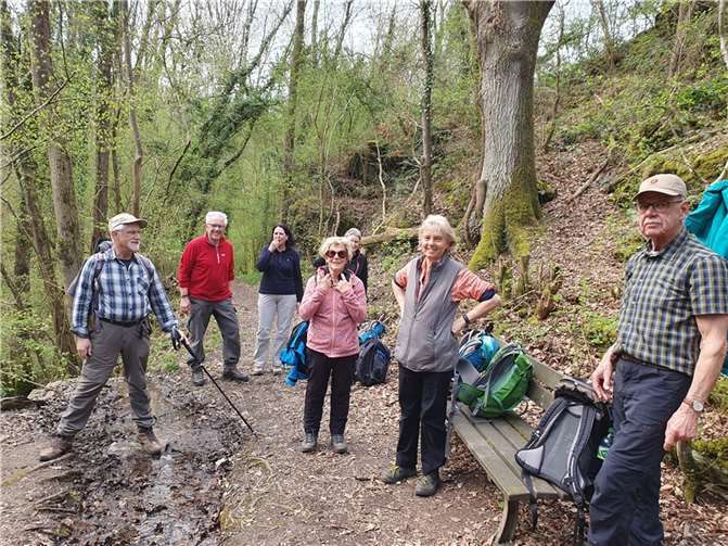 Verschnaufpause im Keverbachtal. Foto: Eifelverein Remagen/Yvette Simons