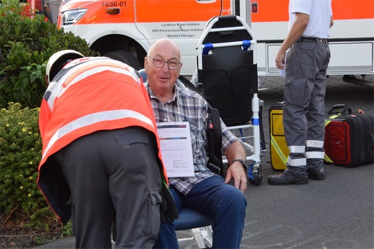 Gemeinschaftsübung zur Menschenrettung im Pflegeheim der VG Vordereifel