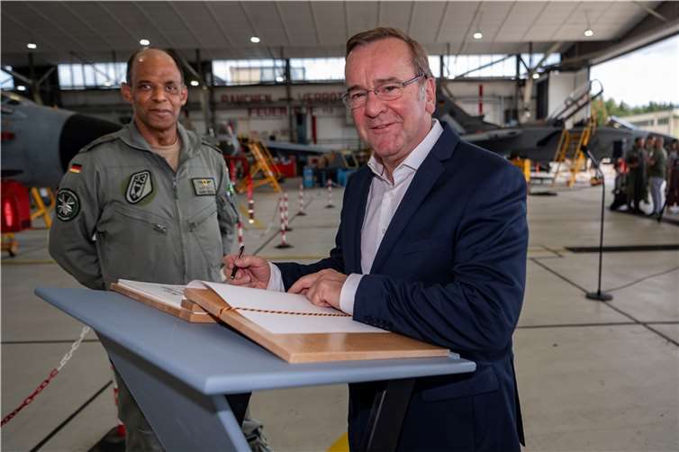 Verteidigungsminister Boris Pistorius besuchte das Taktische Luftwaffengeschwader 33 in Büchel.
