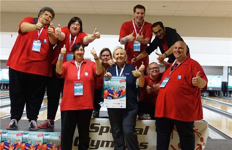 Vertraten die Rhein-Mosel-Fachklinik Andernach bei den Special Olympics in Kiel (v. l.): Jean Marc Awiszus, Sandra Großmann, Ilona Leuchtenberg, Michelle Herrmann, Elvira Kernke, Thorsten Baltes, Nicole Möller, Haralampos Tsanakidis und Dieter Theimann.privat