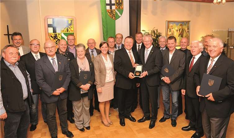 Vertreter aller Vereine erschienen zur Ehrung. FIX